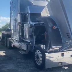 2006 Freightliner Classic 