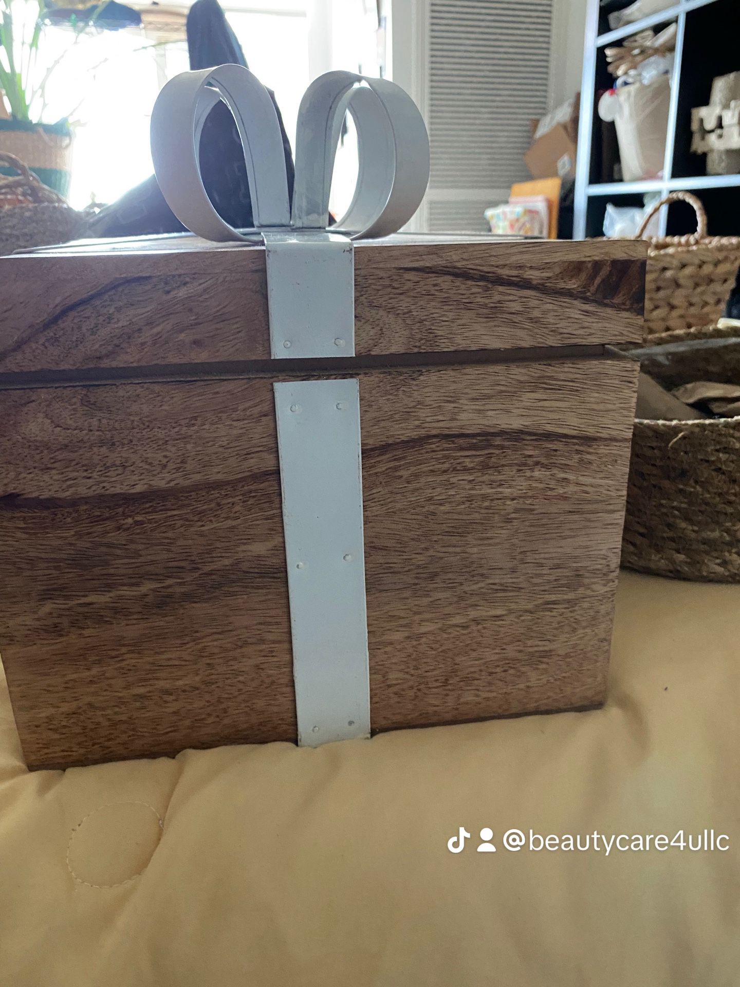 Vanilla Bloom Wooden Gift Box With Goodies 