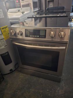 STAINLESS STEEL GLASSTOP STOVE SLIDE IN CONVECTION OVEN AND AIR FRYER.....$ 400