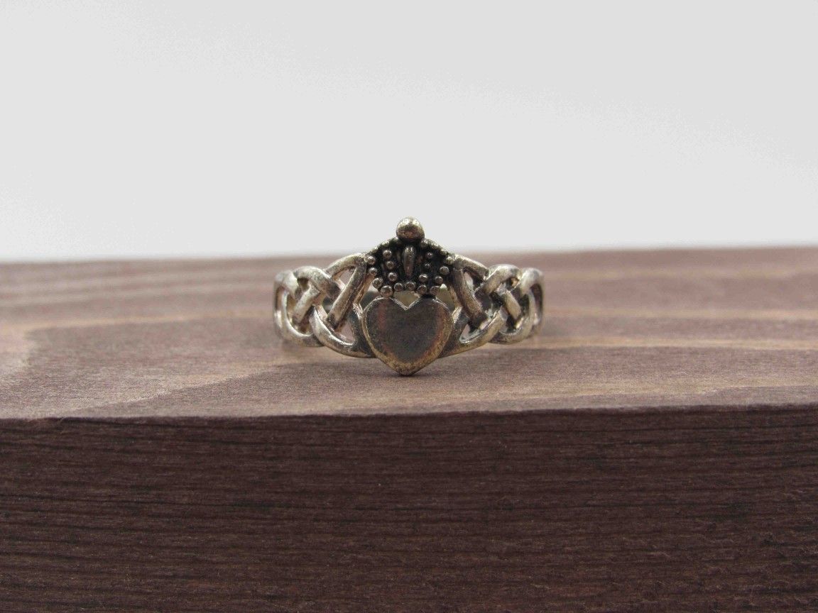 Size 5.75 Sterling Silver Rustic Claddagh Band Ring Vintage Statement Engagement Wedding Promise Anniversary Bridal Cocktail Friendship