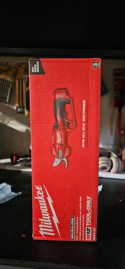 New, Nuevo,  Milwaukee
M12 12V Cordless Brushless Pruner Shears (Tool Only