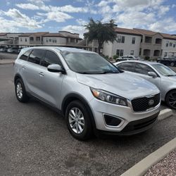 Kia Sourento Base Model 