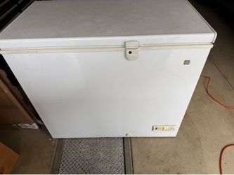 7 Cubic Feet Freezer by GE
