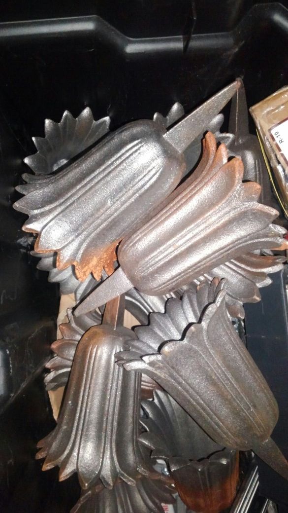Cast Iron ornamental pieces 16 pieces