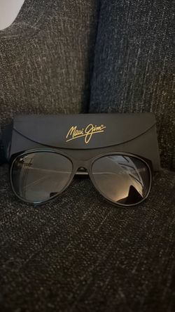 Maui Jim Black Aviator Sunglasses with Case
