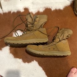 Danner Tachyon size 9.5 wide