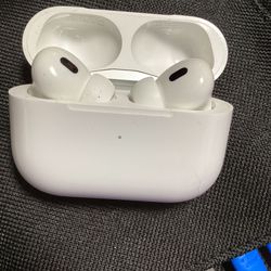 NEW - Apple - AirPods Pro (2nd generation) with MagSafe Case (USB‑C) 