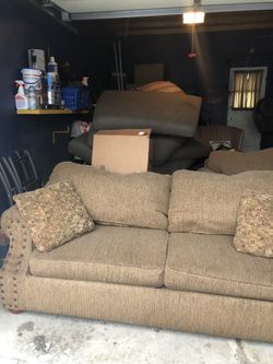 Couch set