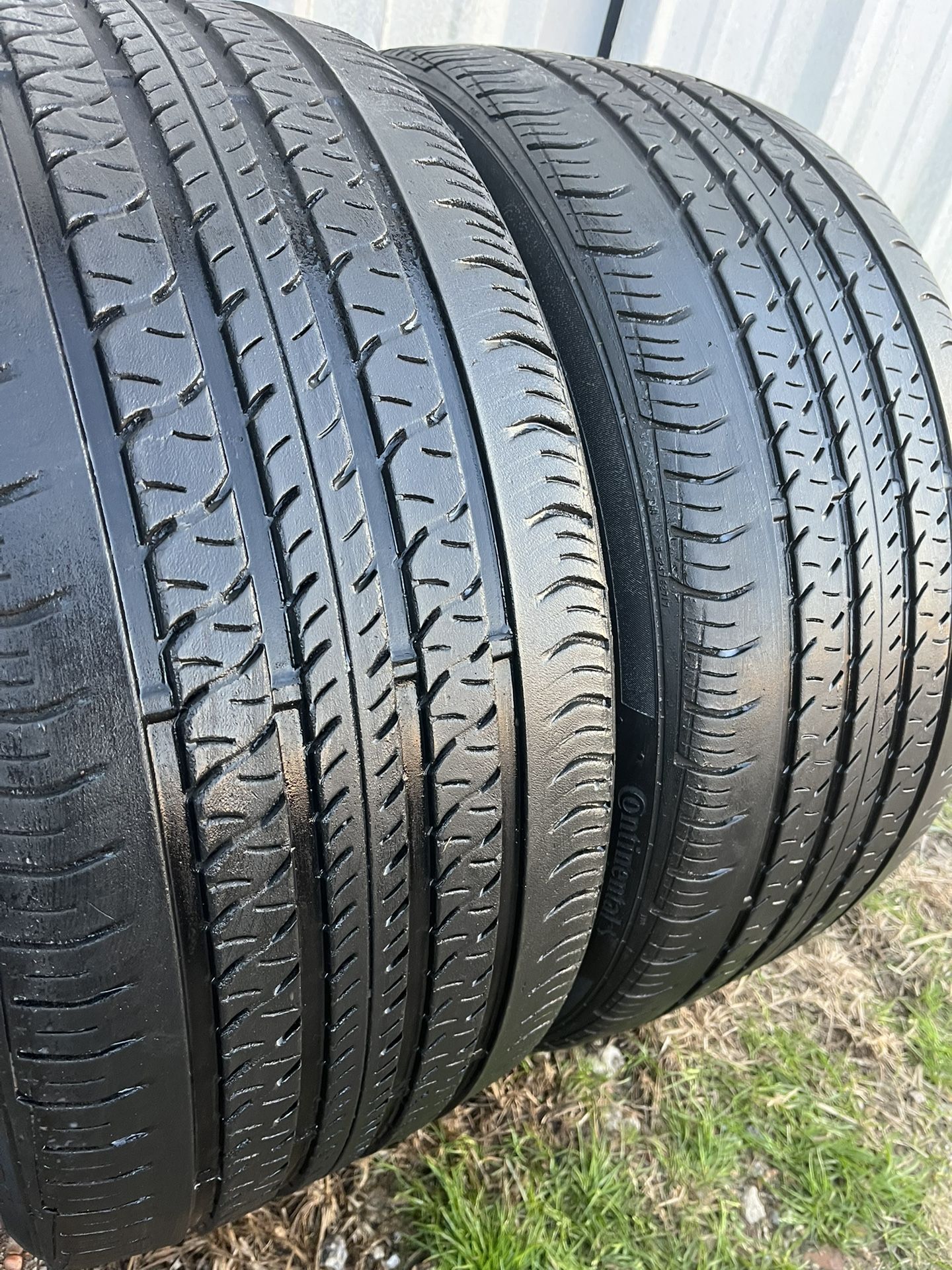 2 Tires 265 35 21 Continental