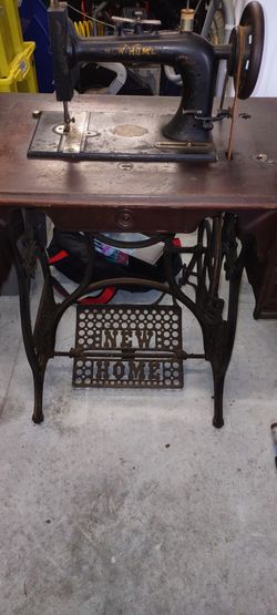 Antique-Sewing Machine 