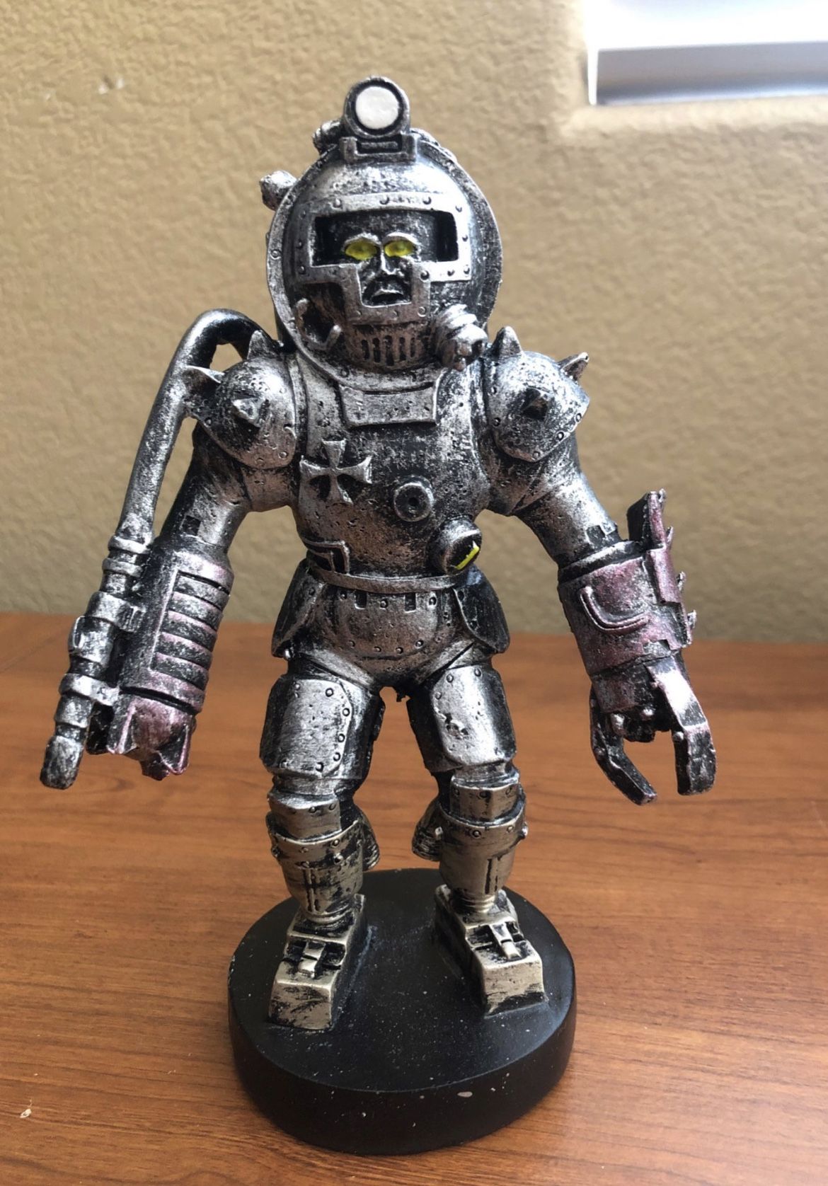 Call pf Duty Panzersoldat Statue