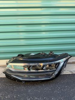 Volkswagen Tiguan 2022 2023 2024 Left Side LED Headlight OEM