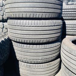235/45R18 Marca Michelin En Perfectas Condiciónes De Vida