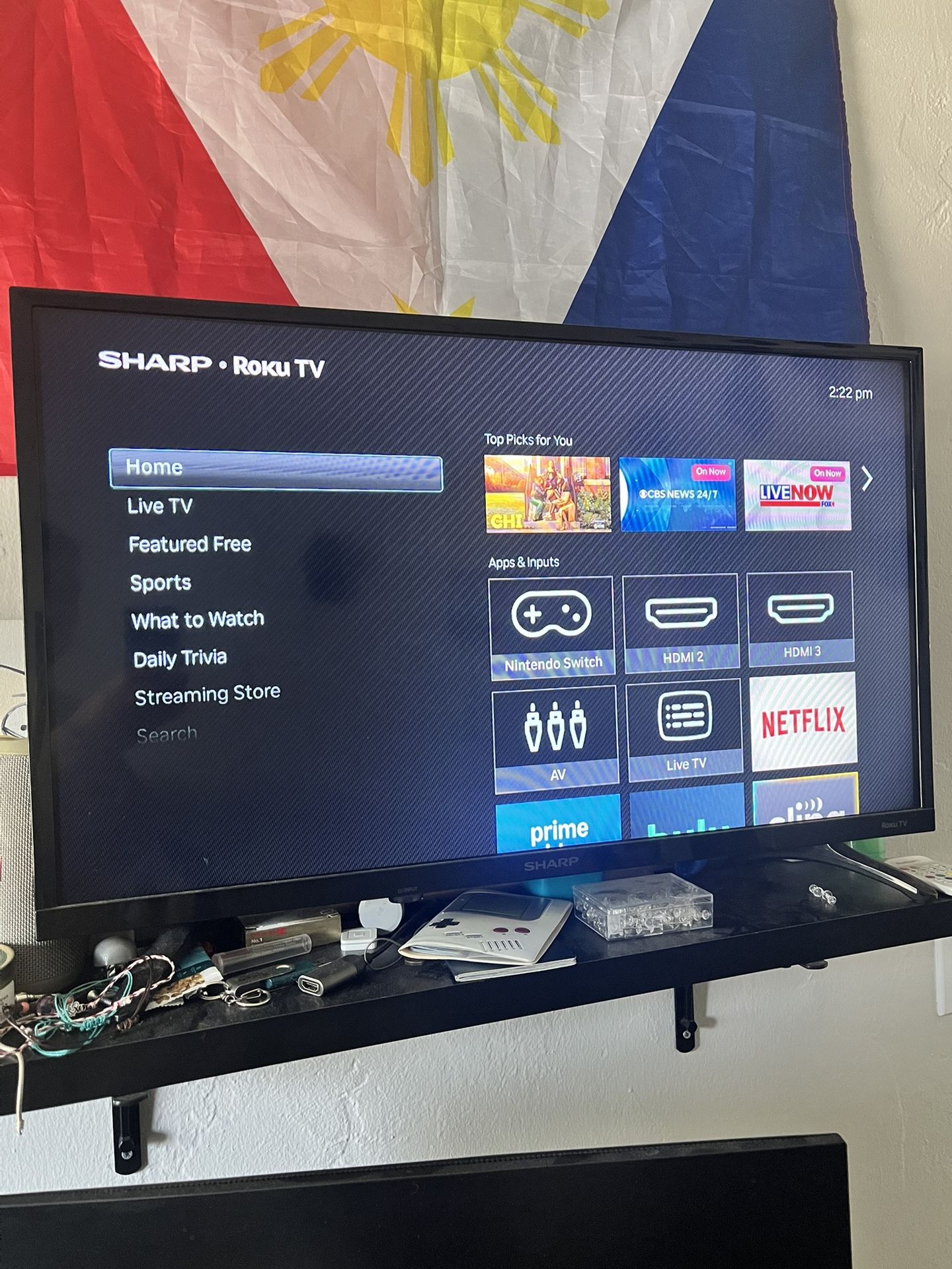 Roku Smart LCD TV 33 Inch