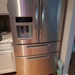 Samsung French Door Two Pull Out At The Bottom Freszer
