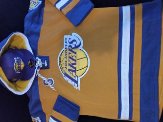 Med Lakers hoodie