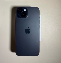 NEW Apple iPhone 15 Black with original box 128gb unlocked for any carrier & international also battery health is 100%, (open box never use).