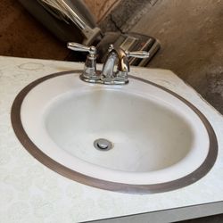 Moen Faucet And Sink 