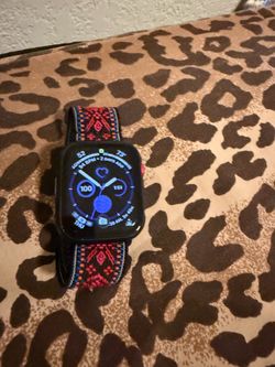 SERIES 9 APPLE WATCH w/BLOOD OXYGEN MONITORING