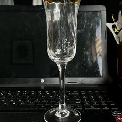 Champagne Glasses - Gold Rim