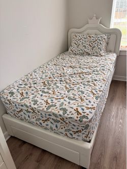 Twin Crystal Button Tufted Crown Headboard