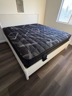 Elite Midnight Pro  king size mattress pillow top 12”.     New mattress in a plastic sealed  Venta de colchones  ☎️📲call or Tex (213)713-74-89   Habl