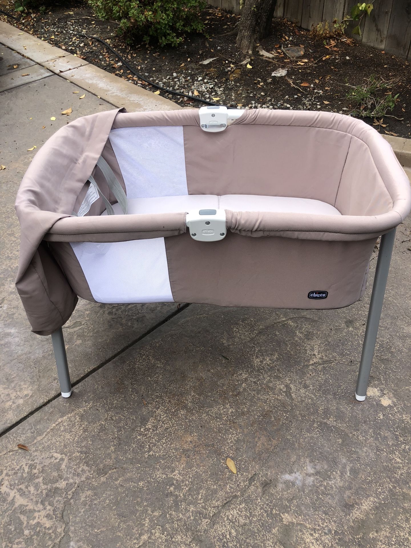 Chicco Travel Bassinet