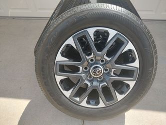 2025 Toyota OEM Tundra 20" takeoffs