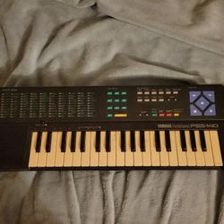 Piano (YAMAHA Pirtasound PSS-140)