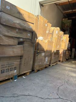 Wholesale!!!22 pallets indoor and outdoor door furniture, home goods etc.,