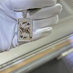 King of spades pendant with diamonds 10 K gold