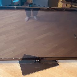 51 Inch Plasma TV By Samsung. 
