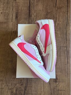 Travis scott Nike dunk lows Shy Pink size 12 (price firm)