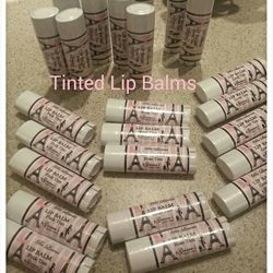 Natural lip balm