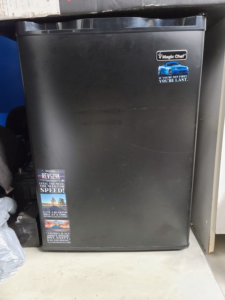 Magic Chef Mini Refrigerator