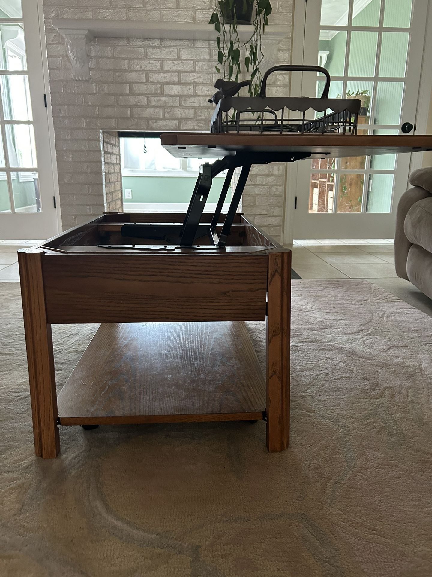 Presidential style coffee table