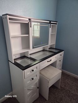 White Vanity Desk with Lighted Mirror and Stool
