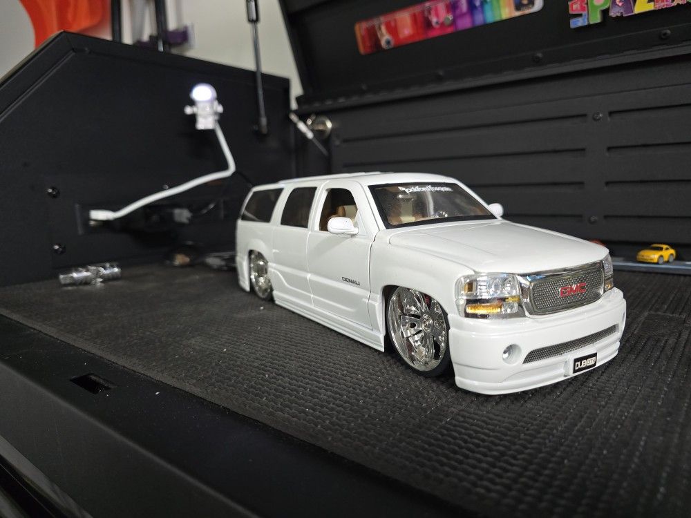 Dub City GMC Yukon Denali for Sale in Denver, CO - OfferUp