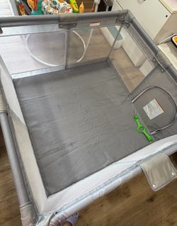 Baby playpen