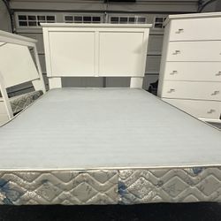Queen Bedroom Set (NO MATRESS) 5 Piece 