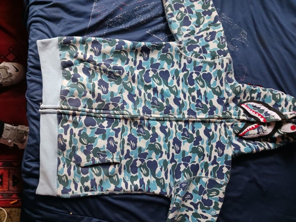 Bape Hoodie Size L
