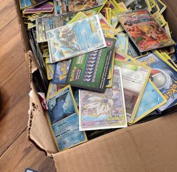 About 1k Pokémon cards all Types