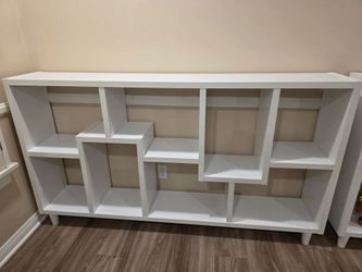 White Geometric shelf