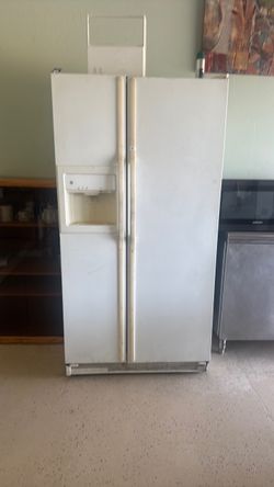 GE Refrigerator White