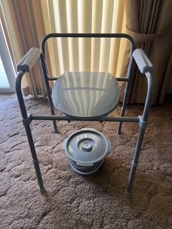 Adjustable Bathroom Commode Chair with Bucket – Excellent Condition