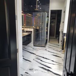 Bathroom Counter/Shower