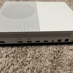 Xbox One S Minecraft Version With 2 Controllers And HDMI And power Cable 