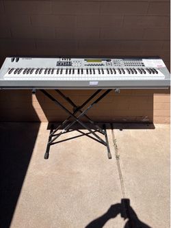 Yamaha M08 keyboard