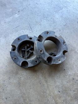 Toyota tundra 2 .5 front leveling kit 2018