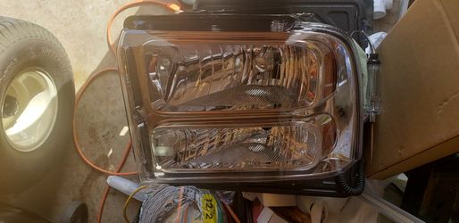 2007 Ford F250 HEADLIGHT
